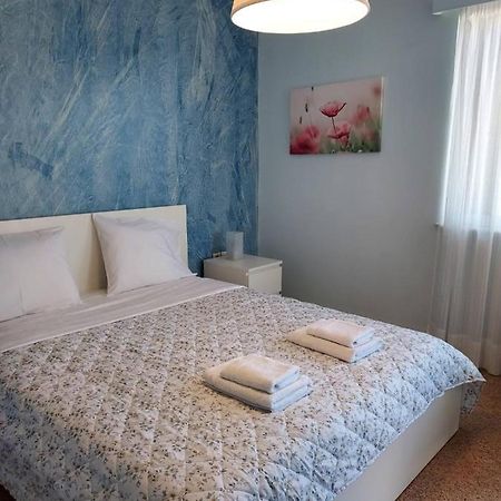 Oikika B10 Apartamento Loútsa Exterior foto