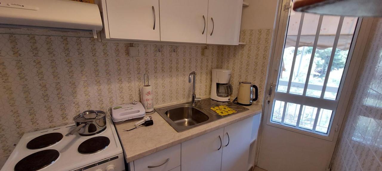 Oikika B10 Apartamento Loútsa Exterior foto